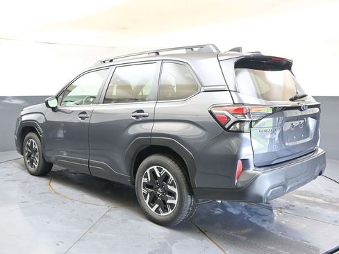 Used 2025 Subaru Forester Premium AWD/4WD image 3