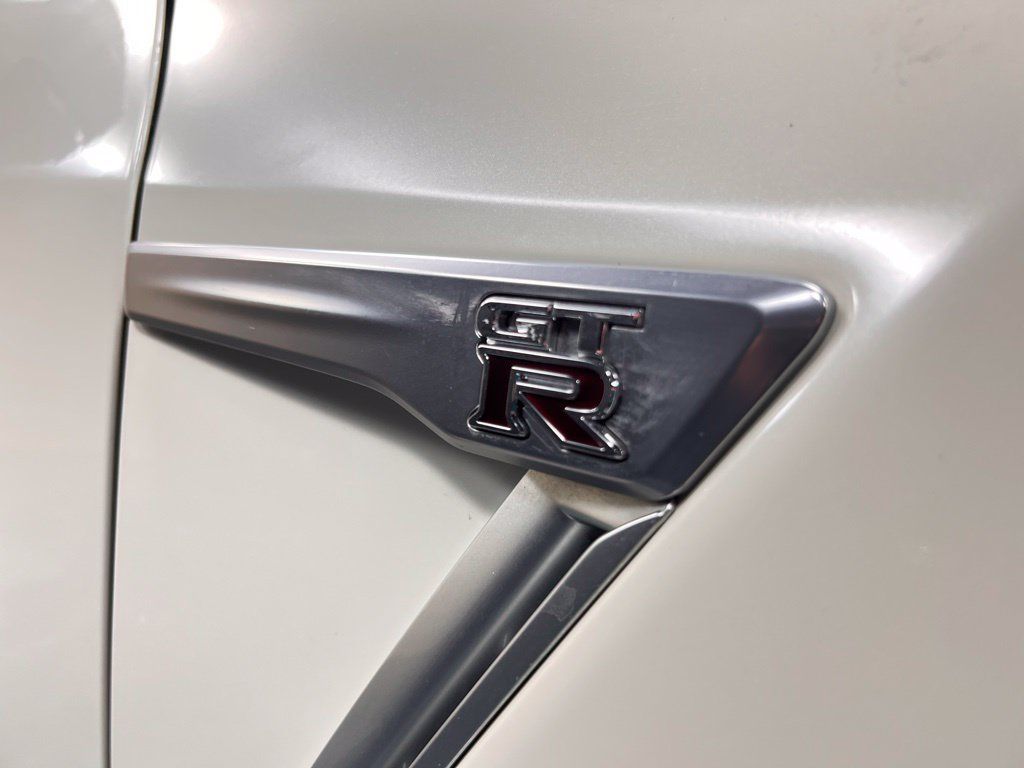 Used 2020 Nissan GT-R Premium AWD/4WD image 7