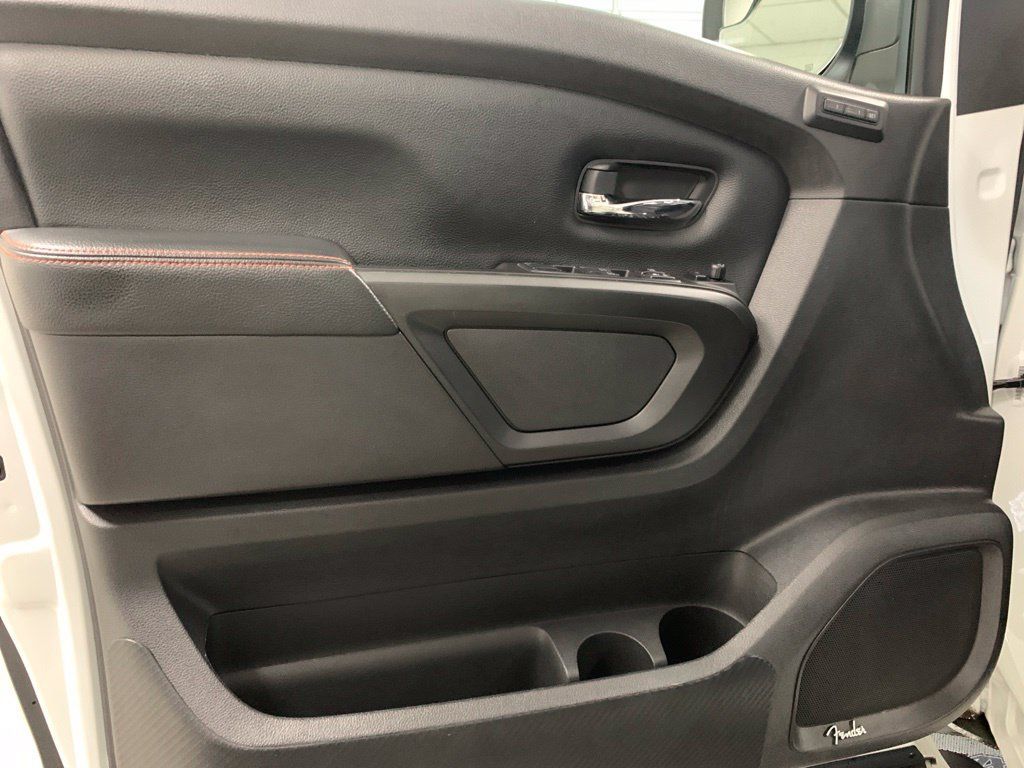 Used 2021 Nissan Titan PRO-4X w/ Pro-4x Convenience Package AWD/4WD image 17