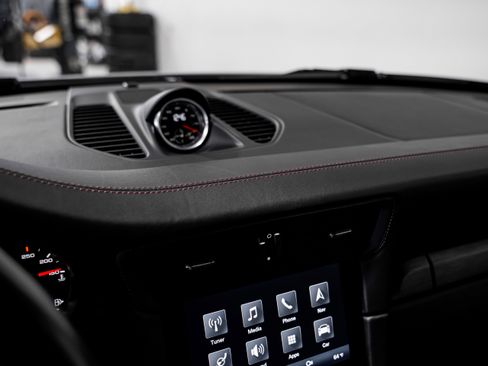 Used 2018 Porsche 911 Carrera GTS image 13