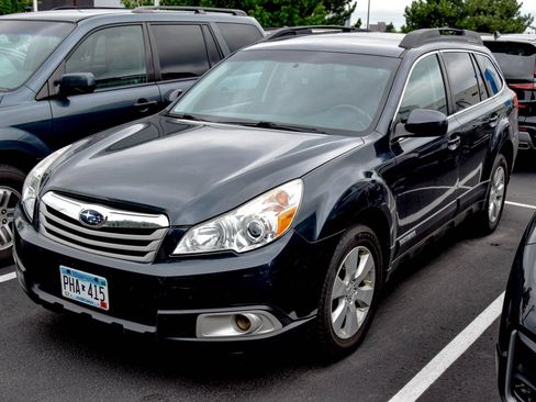 Used 2010 Subaru Outback 2.5i Premium AWD/4WD image 13