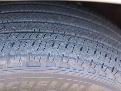 Used 2024 Chevrolet Tahoe LT image 12