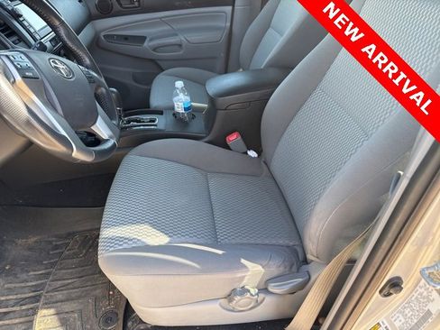 Used 2013 Toyota Tacoma 4x4 Double Cab w/ Convenience Pkg image 9