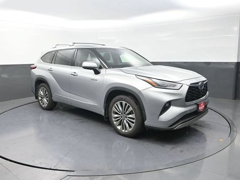Used 2021 Toyota Highlander Platinum AWD/4WD image 10