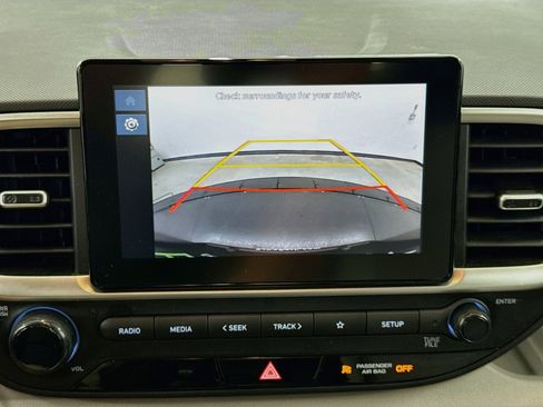 Used 2025 Hyundai Venue SEL FWD image 22