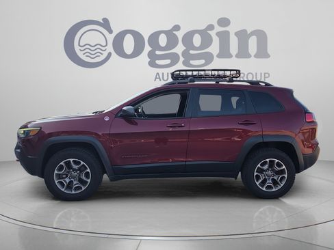 Used 2020 Jeep Cherokee Trailhawk w/ Cold Weather Group AWD/4WD image 2