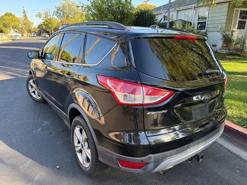 Used 2015 Ford Escape SE w/ Equipment Group 201A image 5