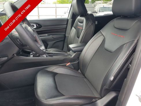 Used 2025 Jeep Compass Trailhawk w/ Trailhawk Convenience Group AWD/4WD image 17