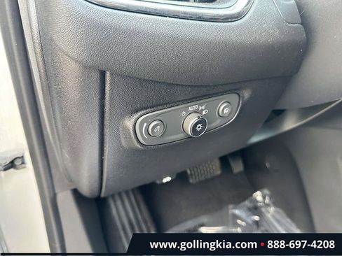 Used 2019 Chevrolet Equinox Premier AWD/4WD image 18