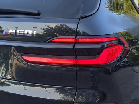 Used 2025 BMW X7 M60i AWD/4WD image 45