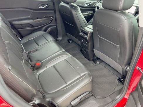 Certified 2023 GMC Acadia SLT image 30