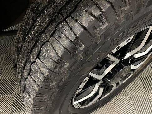 Certified 2022 GMC Sierra 2500 AT4 w/ AT4 Premium Plus Package AWD/4WD image 54