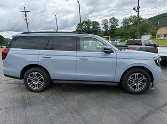 Used 2025 Ford Expedition Active AWD/4WD video 4