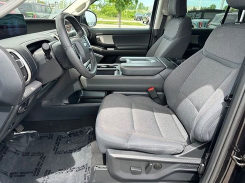 Used 2025 Ford Expedition Max Active AWD/4WD image 21