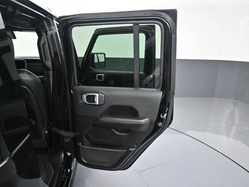 Used 2024 Jeep Gladiator Sport w/ Premium Package AWD/4WD image 33