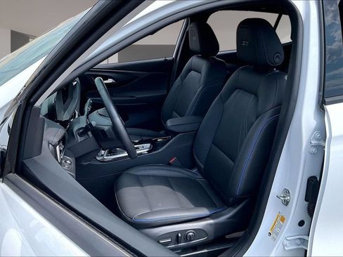 Used 2024 Buick Envista Sport Touring w/ Convenience I Package FWD image 27