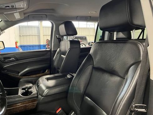 Used 2020 Chevrolet Suburban LT RWD image 23