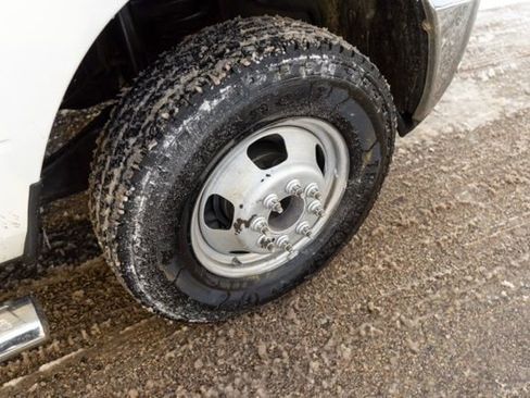 Used 2017 RAM 3500 Tradesman w/ Chrome Appearance Group image 9