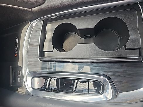 Certified 2022 Buick Enclave Essence image 24