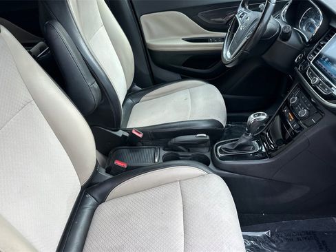 Used 2020 Buick Encore Preferred w/ Safety Package image 17