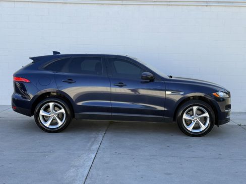 Used 2018 Jaguar F-PACE Premium image 4
