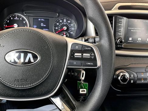 Used 2020 Kia Sorento L FWD image 11