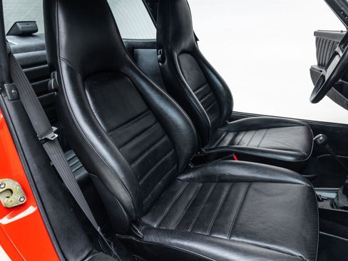 Used 1987 Porsche 911 Carrera RWD image 40