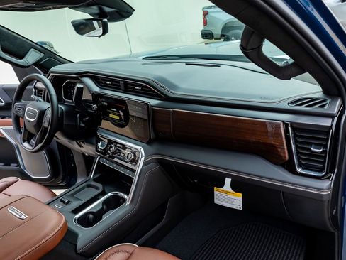 Used 2026 GMC Sierra 3500 Denali Ultimate image 18