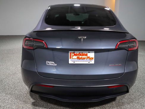 Used 2023 Tesla Model Y Performance AWD/4WD image 8
