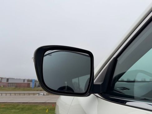 Used 2017 Nissan Rogue SV image 12