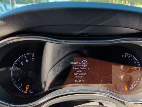 Used 2021 Jeep Grand Cherokee Laredo w/ Security & Convenience Group image 7