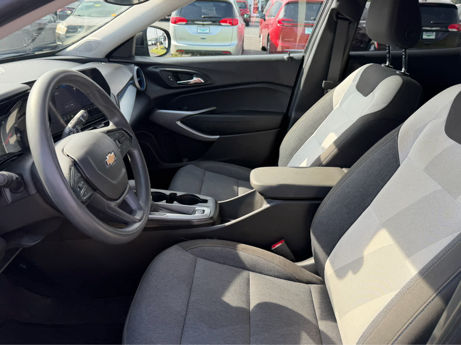 Used 2024 Chevrolet Trax LS w/ LS Convenience Package FWD image 5