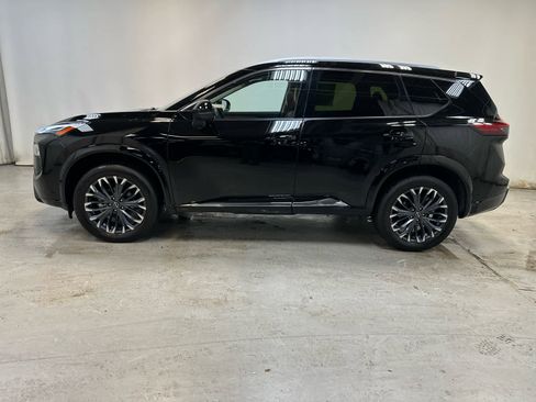 Certified 2024 Nissan Rogue Platinum image 9