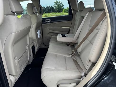 Certified 2022 Jeep Grand Cherokee Laredo E w/ Security & Convenience Group AWD/4WD image 20