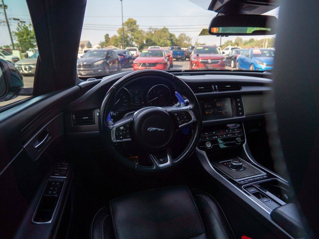 Used 2018 Jaguar XF S RWD image 12