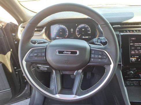 Certified 2024 Jeep Grand Cherokee L Altitude AWD/4WD image 18