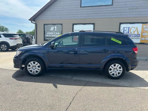 Used 2018 Dodge Journey SE w/ Connectivity Group FWD image 8
