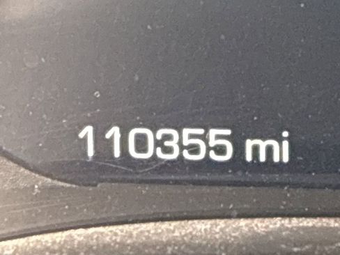 Used 2018 Cadillac Escalade Platinum image 8