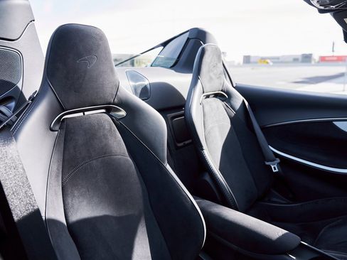 Used 2025 McLaren Artura Spider image 45