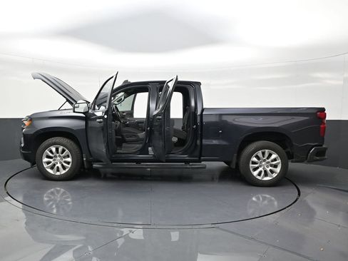 Used 2023 Chevrolet Silverado 1500 Custom image 30