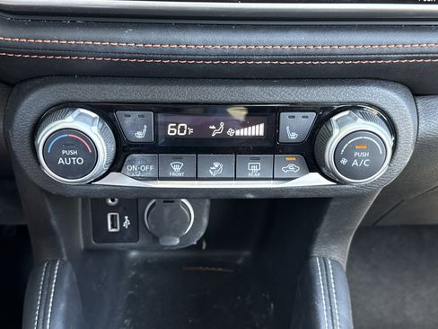 Used 2020 Nissan Kicks SR w/ SR Premium Package FWD image 19