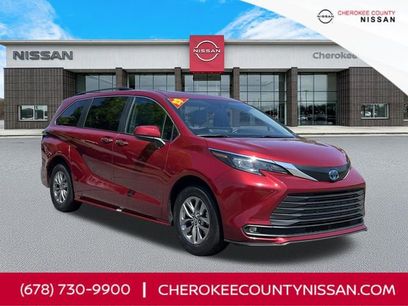 Used 2025 Toyota Sienna XLE