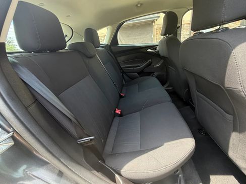 Used 2017 Ford Focus SE FWD image 30