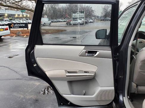 Used 2009 Subaru Forester 2.5X L.L. Bean image 12