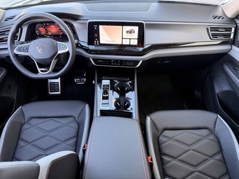 New 2026 Volkswagen Atlas Peak Edition image 13