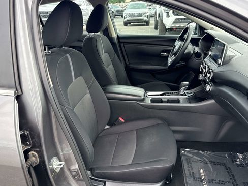 Used 2024 Nissan Sentra SV FWD image 17