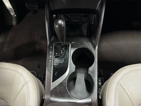 Used 2011 Hyundai Tucson GLS w/ Navigation Pkg 2 image 30