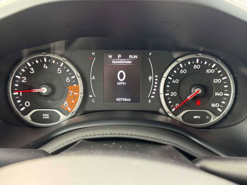 Used 2023 Jeep Renegade Latitude image 21