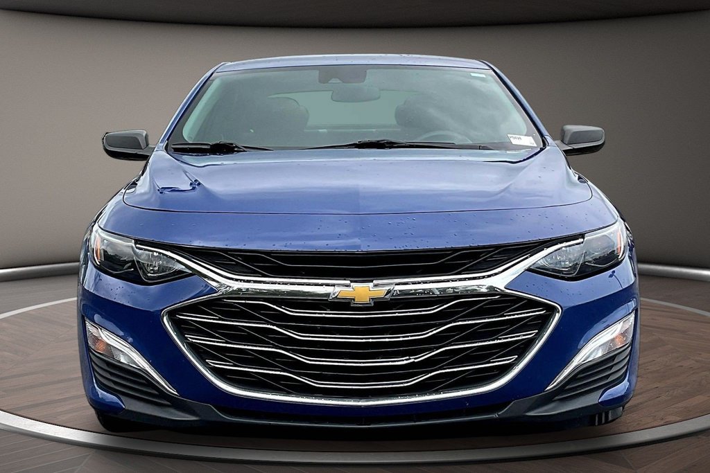 Used 2023 Chevrolet Malibu LS FWD image 2