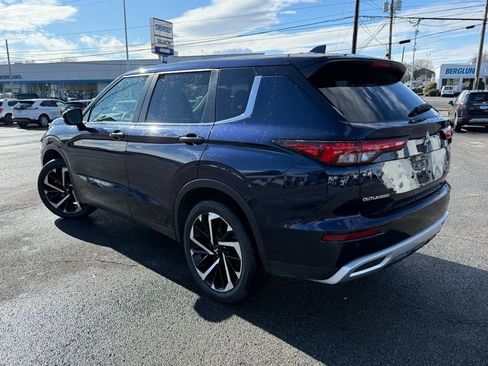 Used 2024 Mitsubishi Outlander SE image 6